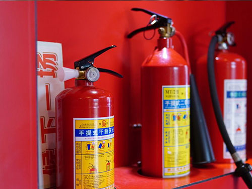 滅火器有真?zhèn)雾毧粗羔槝?biāo)志和外觀(guān)